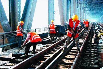 建筑裝飾行業(yè)：鐵路投資有望加速 投向?qū)?huì)指向何處?